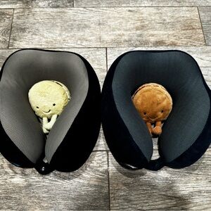 Set of 2 travel neck pillows